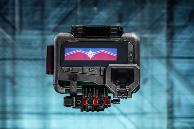 Hot Toys - Avengers Endgame - Captain Marvel Pager Life-Size Collectible_HR3.jpg
