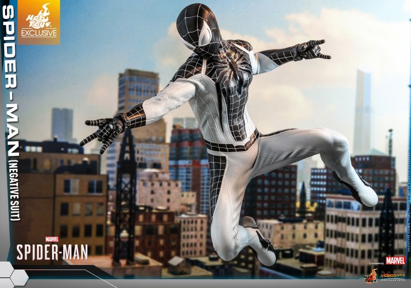 Hot Toys - Marvel Spider-Man - Spider-Man (Negative Suit) collectible figure_PR8.jpg