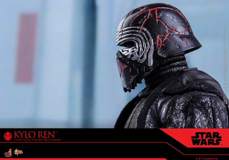 Hot Toys - SW9 - Kylo Ren_PR5.jpg