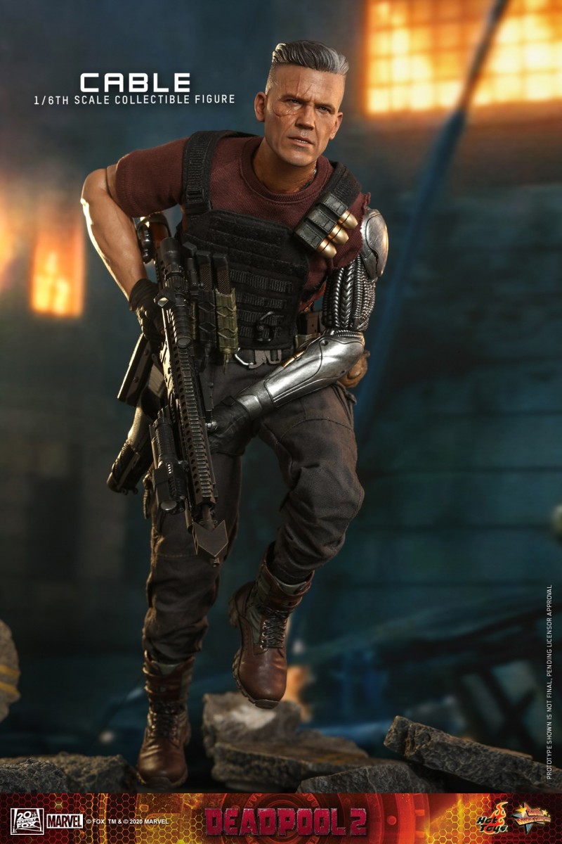 Hot Toys - Deadpool 2 - Cable collectible figure_PR3.jpg