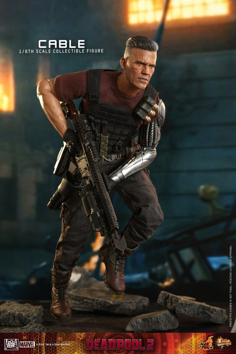 Hot Toys - Deadpool 2 - Cable collectible figure_PR4.jpg
