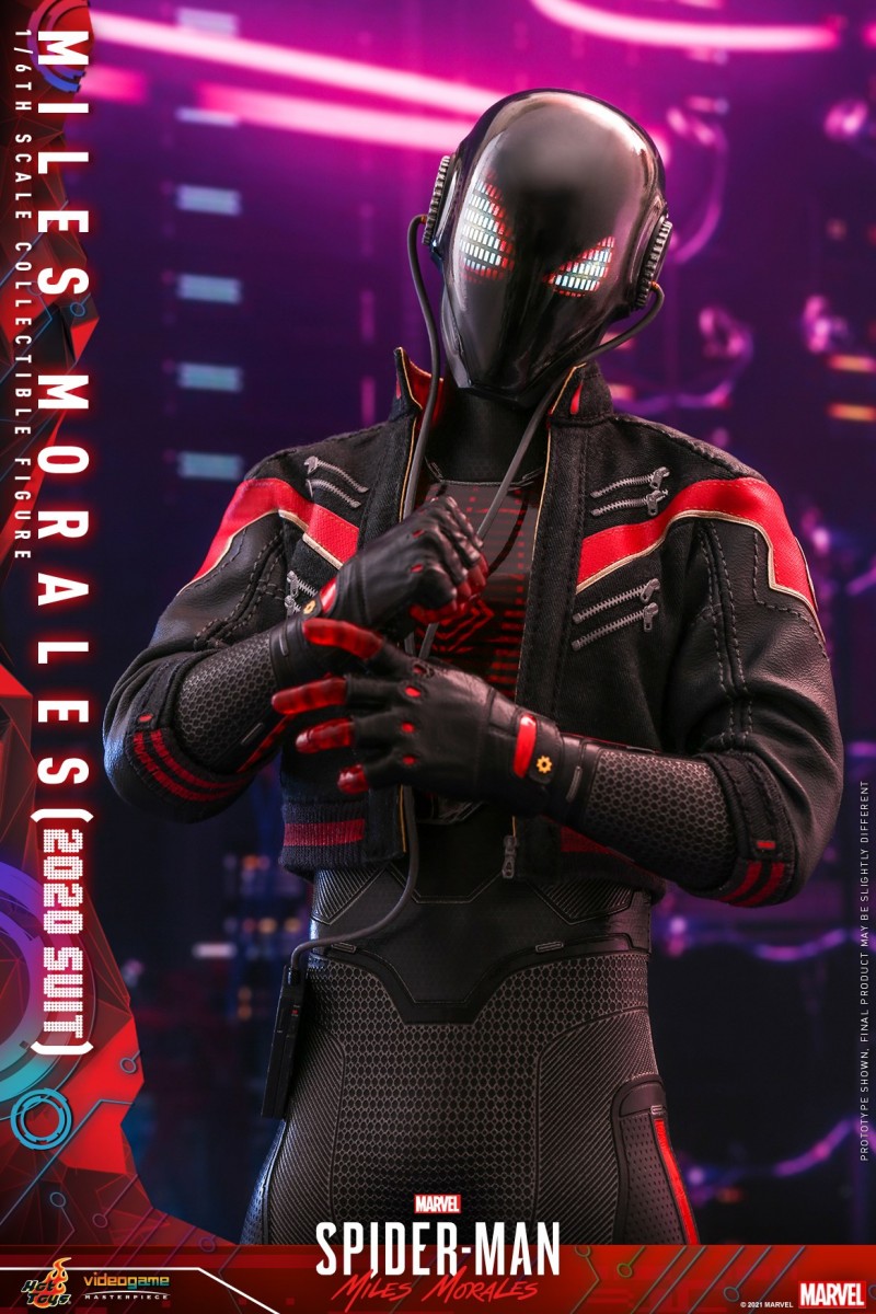 Hot Toys - SMMM - Miles Morales (2020 Suit) collectible_PR10.jpg
