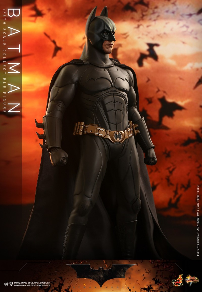 Hot Toys - Batman Begins - Batman collectible figure_PR7.jpg