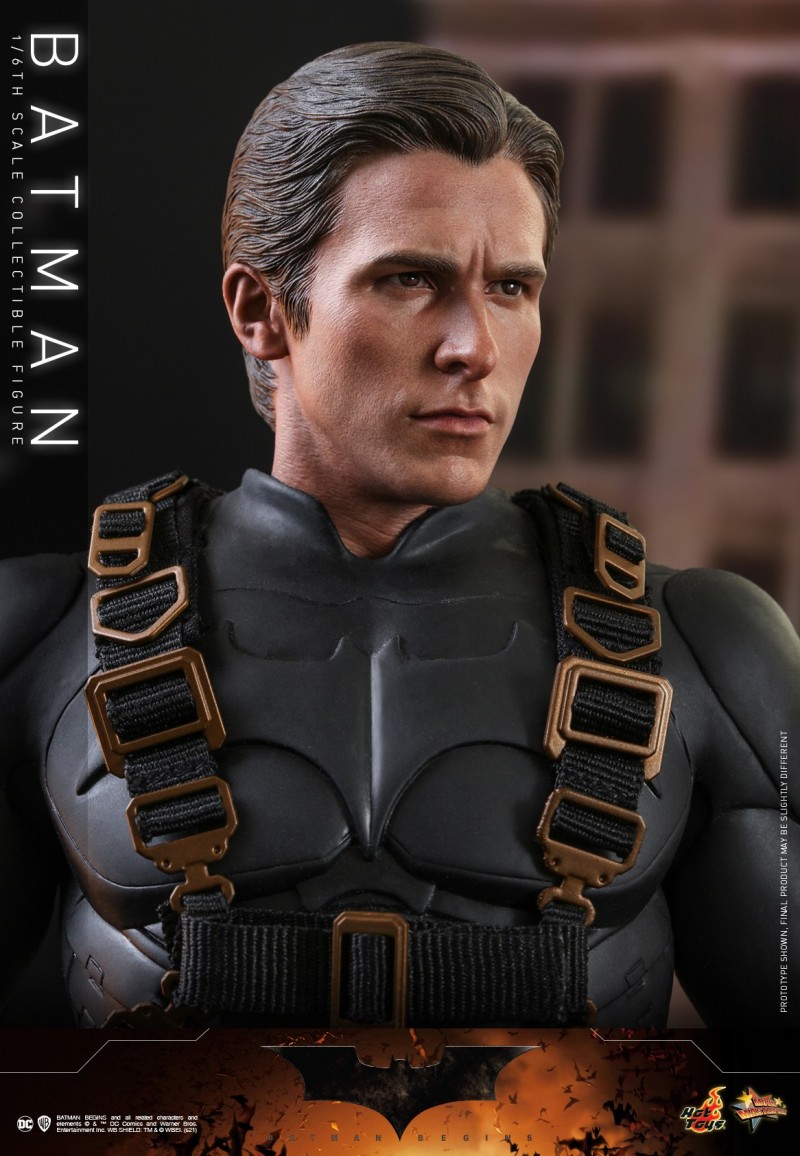Hot Toys - Batman Begins - Batman collectible figure_PR16.jpg