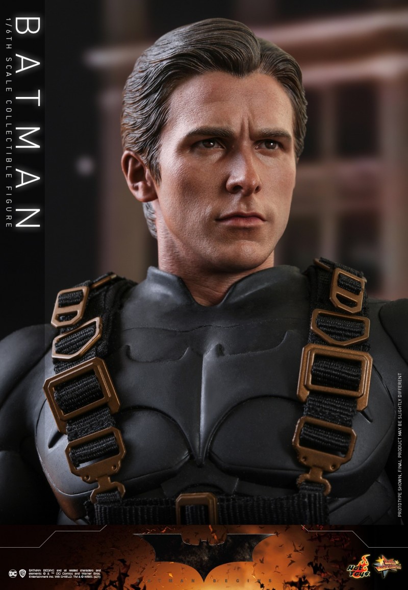 Hot Toys - Batman Begins - Batman collectible figure_PR18.jpg