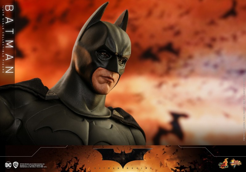 Hot Toys - Batman Begins - Batman collectible figure_PR19.jpg