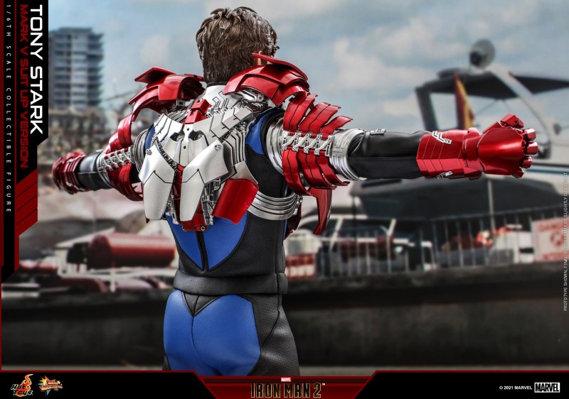 Hot Toys - IM2 - Tony Stark (Mark V Suit Up Version) collectible figure_PR15.jpg