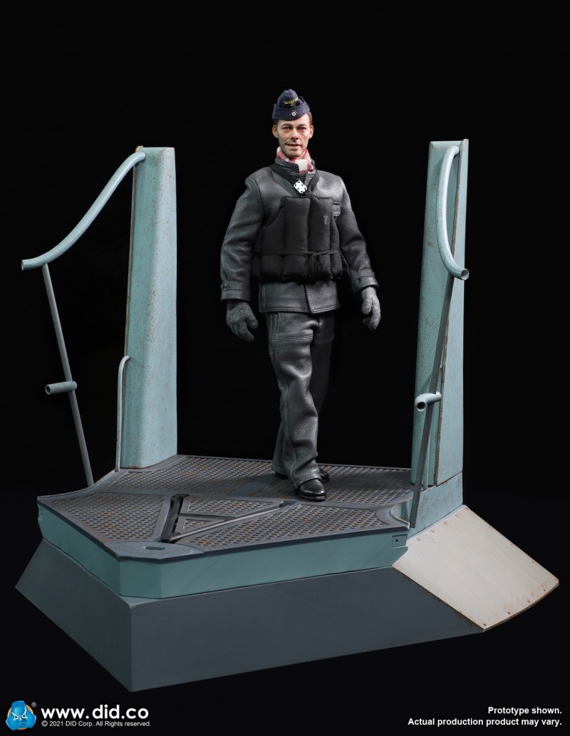German U-Boat Conning tower gun deck diorama part C 2.jpg German U-Boat Conning tower gun deck diorama part C 2.jpg