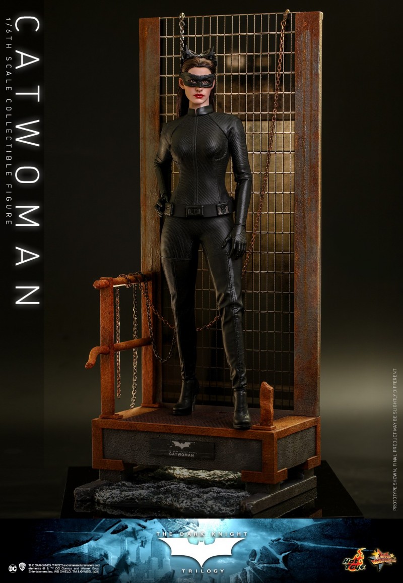 Hot-Toys-TDK-Trilogy-Catwoman-collectible-figure_PR1.jpg