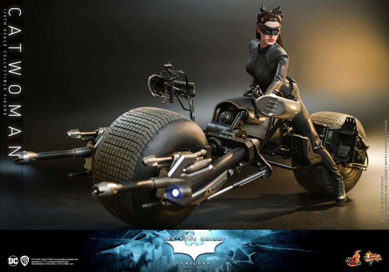 Hot-Toys-TDK-Trilogy-Catwoman-collectible-figure_PR5.jpg