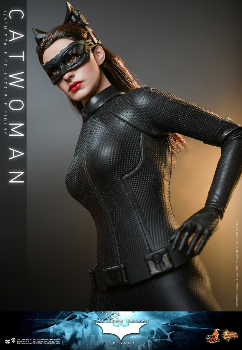 Hot-Toys-TDK-Trilogy-Catwoman-collectible-figure_PR9.jpg