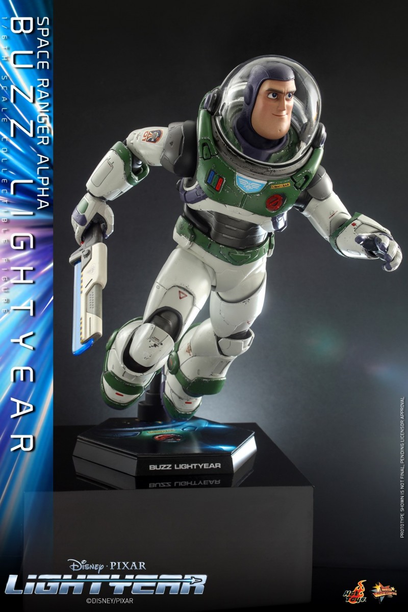 Hot Toys - LY - Buzz Lightyear collectible figure_PR1.jpg