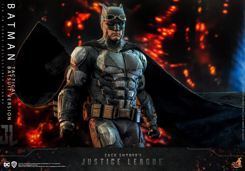 Hot Toys - ZSJL - Batman (Tactical Batsuit) collectible figure_PR15.jpg
