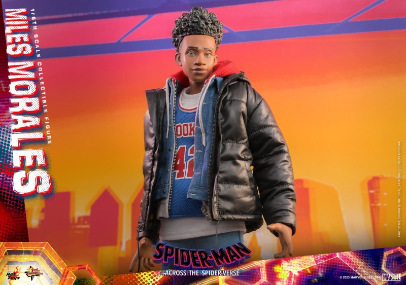 Hot Toys - SMASV - Miles Morales collectible figure_PR11.jpg