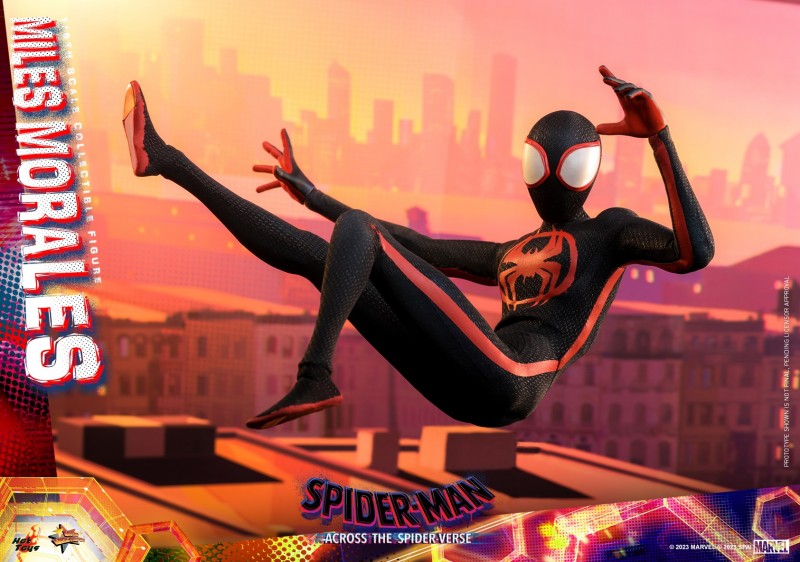 Hot Toys - SMASV - Miles Morales collectible figure_PR14.jpg