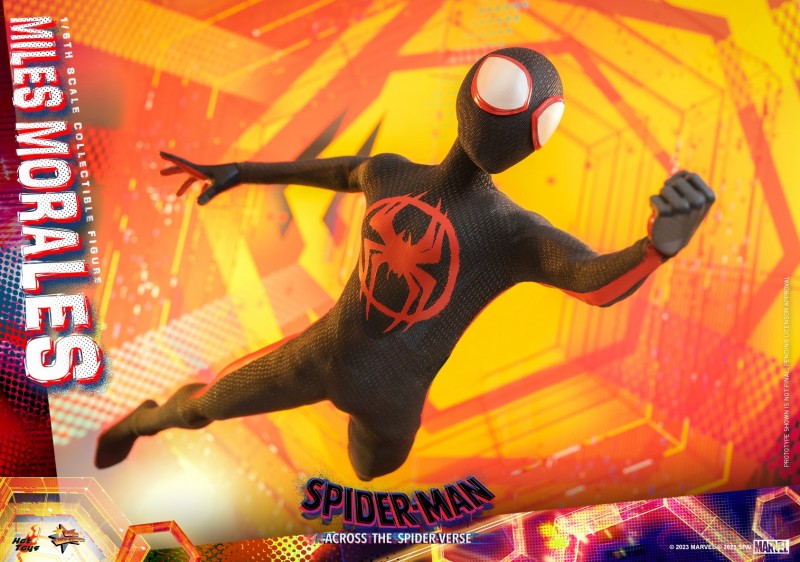 Hot Toys - SMASV - Miles Morales collectible figure_PR17.jpg
