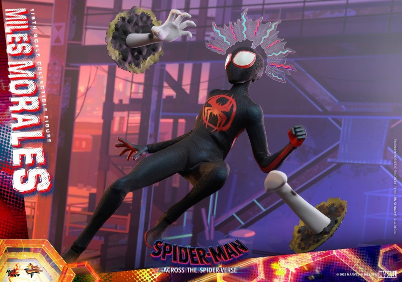 Hot Toys - SMASV - Miles Morales collectible figure_PR19.jpg