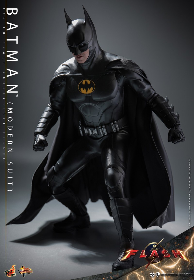 Hot Toys_The Flash_Batman (Modern Suit)_PR19.jpg