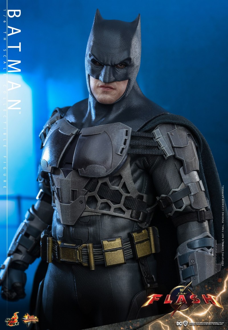 Hot Toys - The Flash - Batman Figure_PR4.jpg