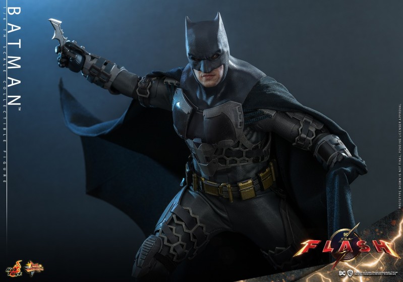 Hot Toys - The Flash - Batman Figure_PR10.jpg
