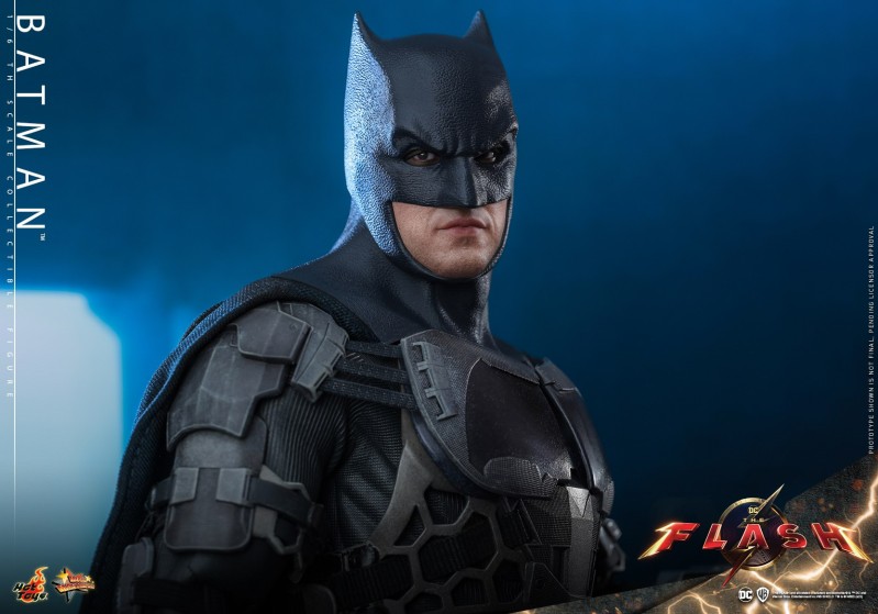 Hot Toys - The Flash - Batman Figure_PR13.jpg