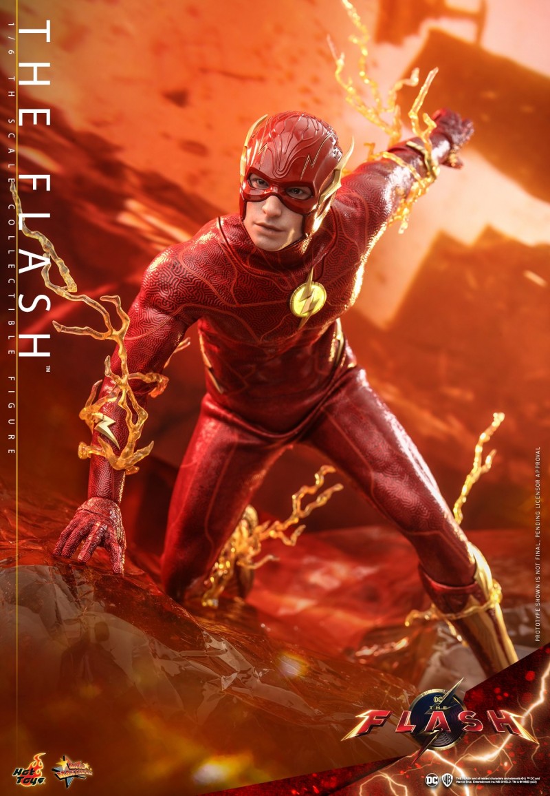 Hot-Toys-The-Flash-The-Flash-1-6-figure_PR5.jpg