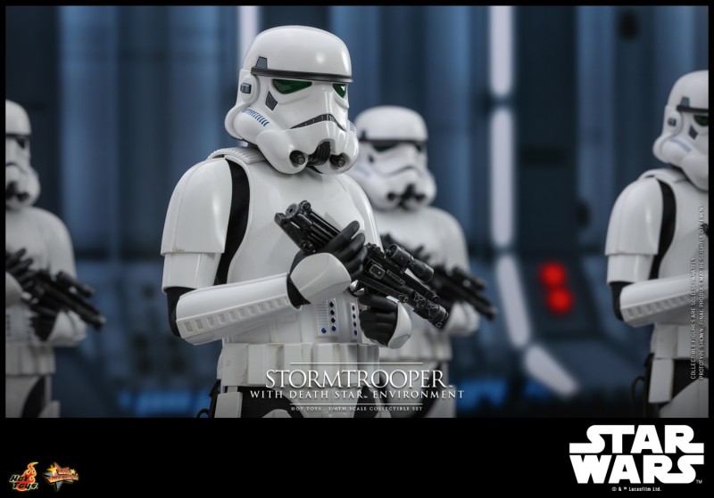 SW Stormtrooper with DSE Collectible Set_P05.jpg SW Stormtrooper with DSE Collectible Set_P05.jpg