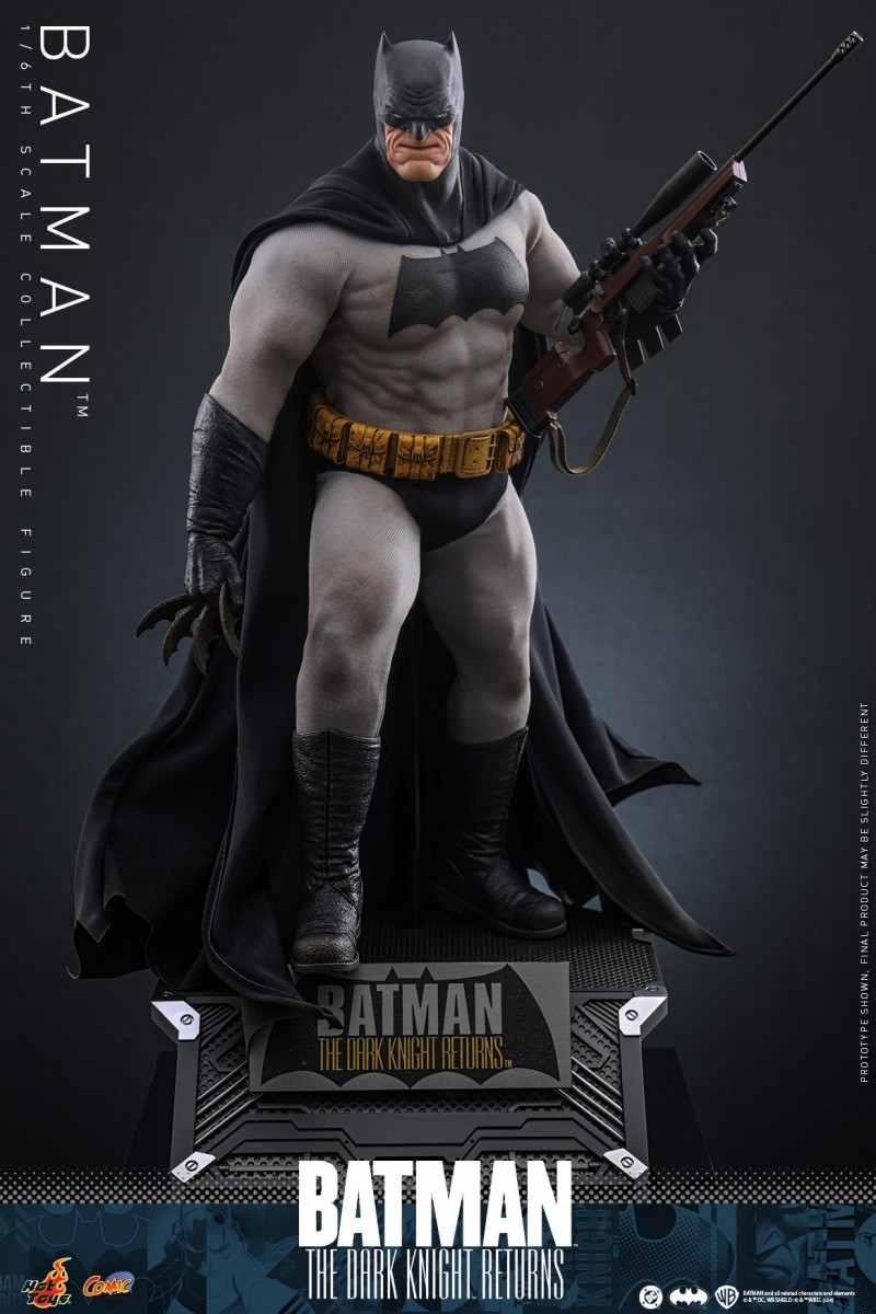 Hot Toys - The Dark Knight Returns - Sixth Scale Batman_PR1.jpg