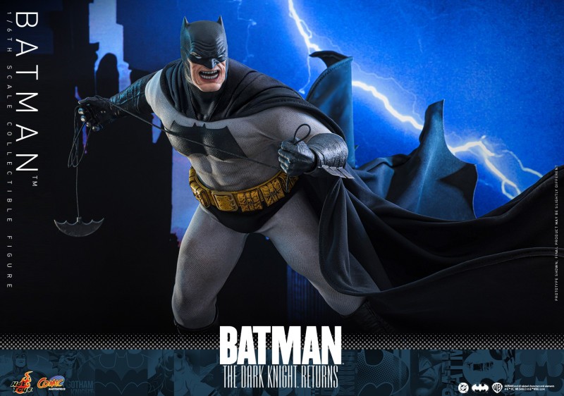 Hot Toys - The Dark Knight Returns - Sixth Scale Batman_PR15.jpg