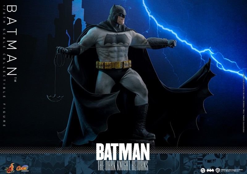 Hot Toys - The Dark Knight Returns - Sixth Scale Batman_PR16.jpg