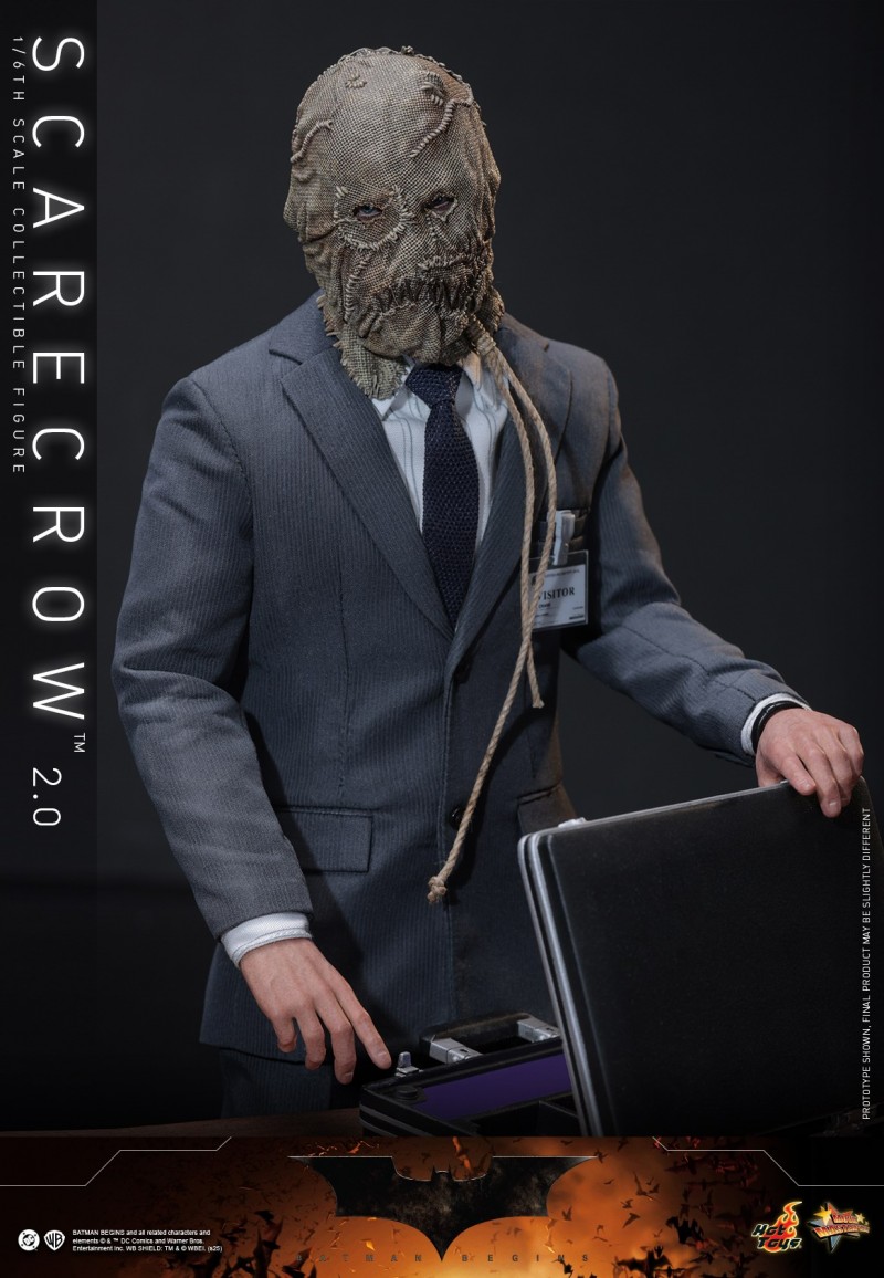 Hot Toys - Batman Begins C Scarecrow 2.0_PR5.jpg