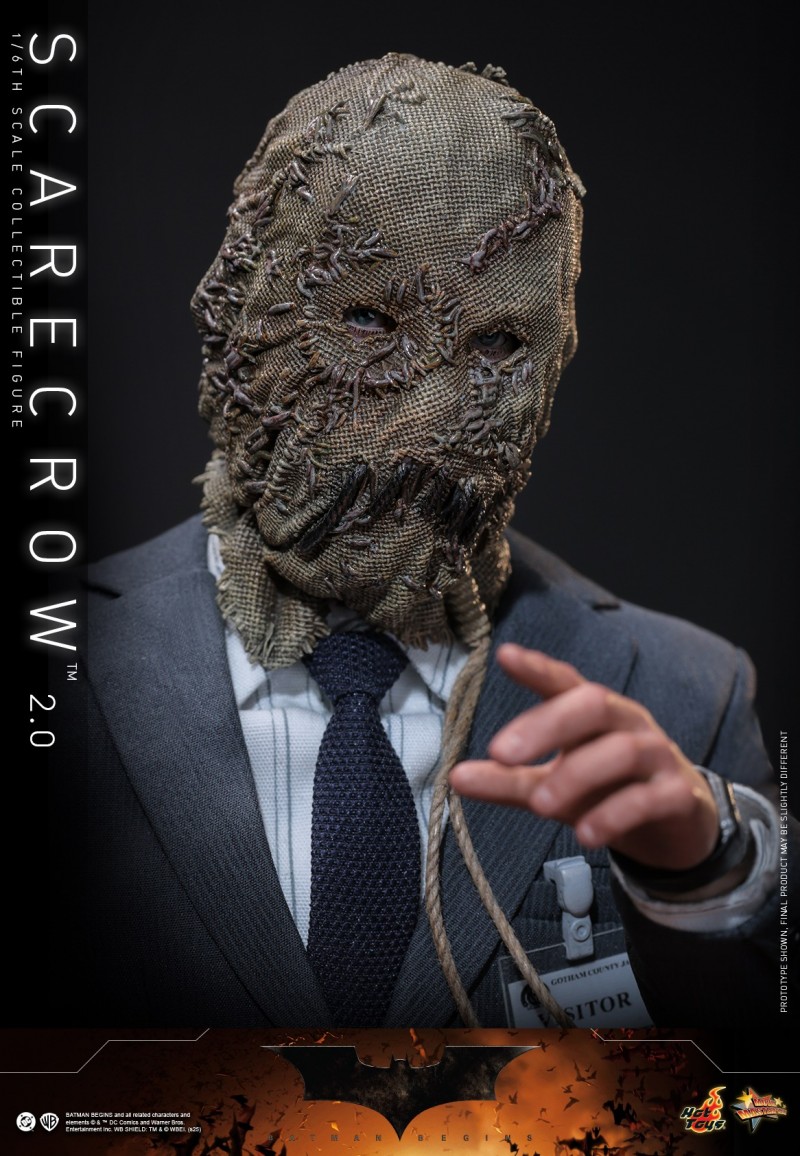 Hot Toys - Batman Begins C Scarecrow 2.0_PR15.jpg