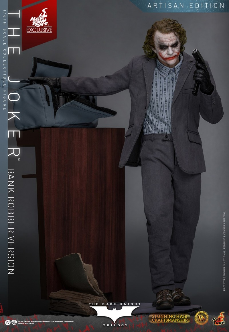 Hot Toys - TDK C The Joker Bank Robber AE_PR5.jpg