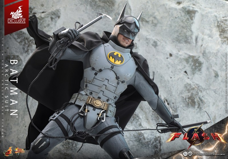Hot Toys - The Flash - Batman (Arctic Suit)_PR1.jpg