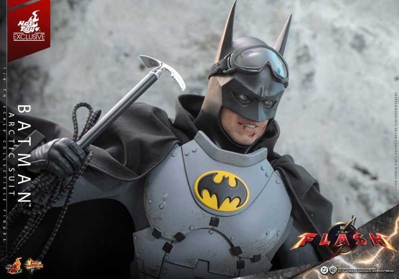 Hot Toys - The Flash - Batman (Arctic Suit)_PR3.jpg