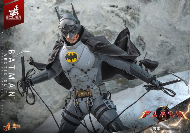 Hot Toys - The Flash - Batman (Arctic Suit)_PR18.jpg