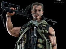 F  Ѫ      _ Commando Arnold Schwarzenegger